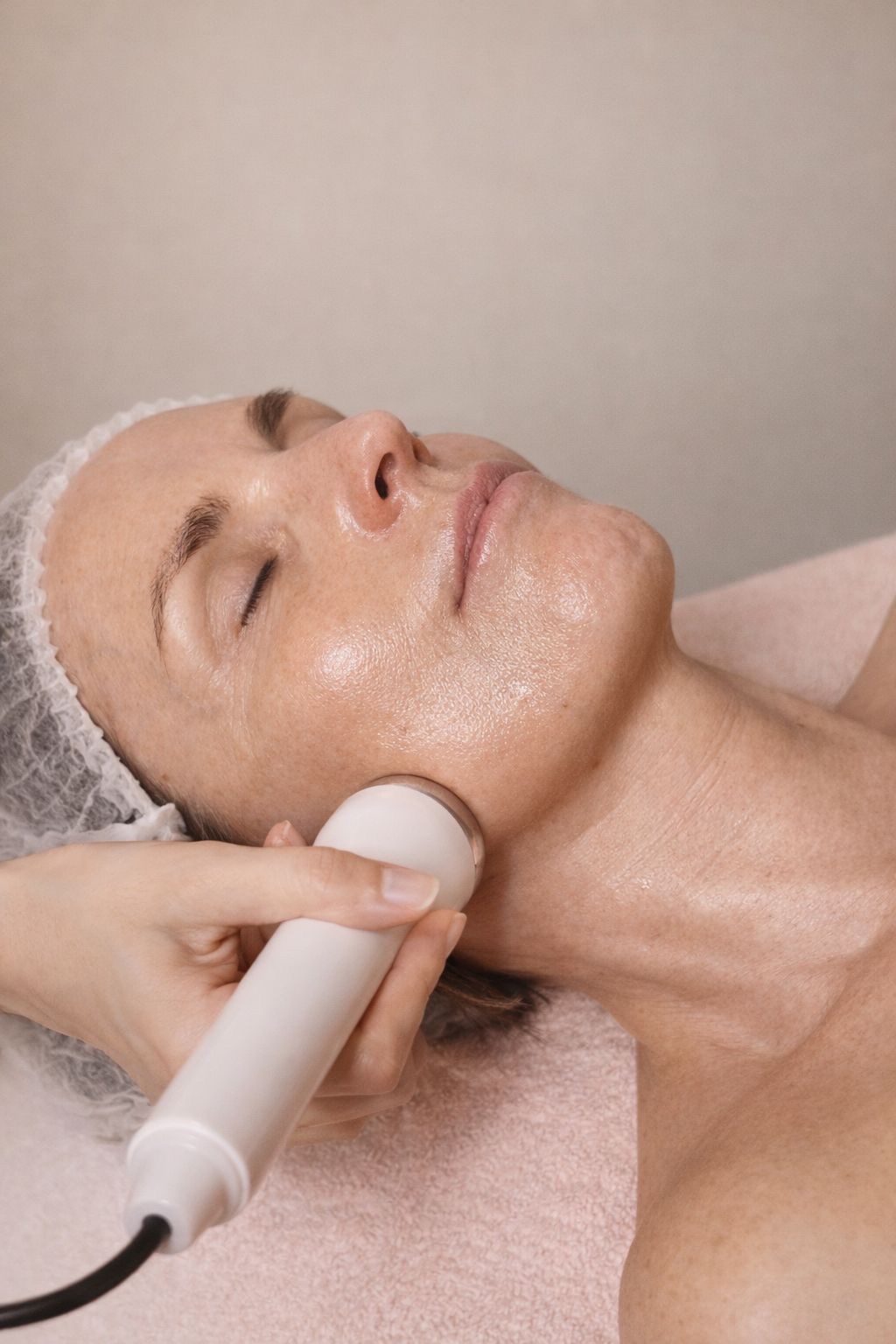 Tratamiento facial con un manípulo de Velure